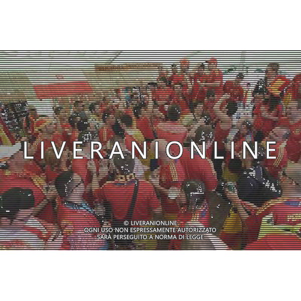 GDANSK 10.06.2012 STARE MIASTO WLOSCY I HISZPANSCY KIBICE SPIEWAJA TANCZA I PIJA DUZE ILOSCI ALKOHOLU NA GDANSKICH ULICACH PRZYGOTOWUJAC SIE DO MECZU FOT MICHAL FLUDRA / NEWSPIX.PL Italian AND sPANISH football fans on the Gdansk city streets Italian AND sPANISH football fans on the Gdansk city streets EURO FOOTBALL 2012 POLAND BEFORE MATCH SPAIN vs ITALY --- Newspix.pl -AG ALDO LIVERANI SAS - ITALY ONLY - *** Local Caption *** .