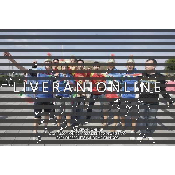 GDANSK 10.06.2012 STADION PGE ARENA N Z HISZPANSCY I WLOSCY KIBICE PRZED WEJSCIEM NA MECZ FOT MICHAL FLUDRA / NEWSPIX.PL Italian AND sPANISH football fans on the Gdansk city streets EURO FOOTBALL 2012 POLAND BEFORE MATCH SPAIN vs ITALY --- Newspix.pl -AG ALDO LIVERANI SAS - ITALY ONLY - *** Local Caption *** .