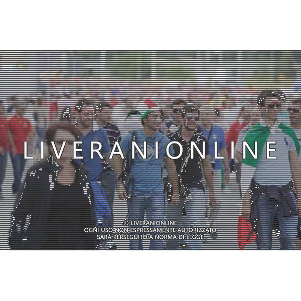 GDANSK 10.06.2012 STADION PGE ARENA N Z HISZPANSCY I WLOSCY KIBICE PRZED WEJSCIEM NA MECZ FOT MICHAL FLUDRA / NEWSPIX.PL Italian AND sPANISH football fans on the Gdansk city streets EURO FOOTBALL 2012 POLAND BEFORE MATCH SPAIN vs ITALY --- Newspix.pl -AG ALDO LIVERANI SAS - ITALY ONLY - *** Local Caption *** .