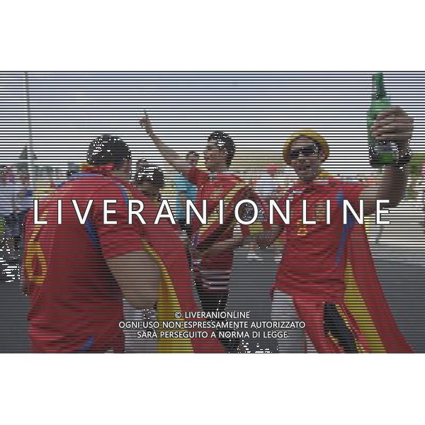 GDANSK 10.06.2012 STADION PGE ARENA N Z HISZPANSCY I WLOSCY KIBICE PRZED WEJSCIEM NA MECZ FOT MICHAL FLUDRA / NEWSPIX.PL Italian AND sPANISH football fans on the Gdansk city streets EURO FOOTBALL 2012 POLAND BEFORE MATCH SPAIN vs ITALY --- Newspix.pl -AG ALDO LIVERANI SAS - ITALY ONLY - *** Local Caption *** .