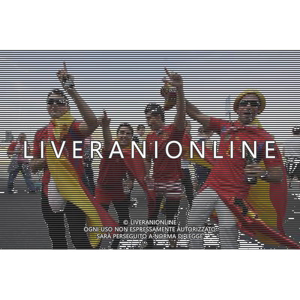 GDANSK 10.06.2012 STADION PGE ARENA N Z HISZPANSCY I WLOSCY KIBICE PRZED WEJSCIEM NA MECZ FOT MICHAL FLUDRA / NEWSPIX.PL Italian AND sPANISH football fans on the Gdansk city streets EURO FOOTBALL 2012 POLAND BEFORE MATCH SPAIN vs ITALY --- Newspix.pl -AG ALDO LIVERANI SAS - ITALY ONLY - *** Local Caption *** .