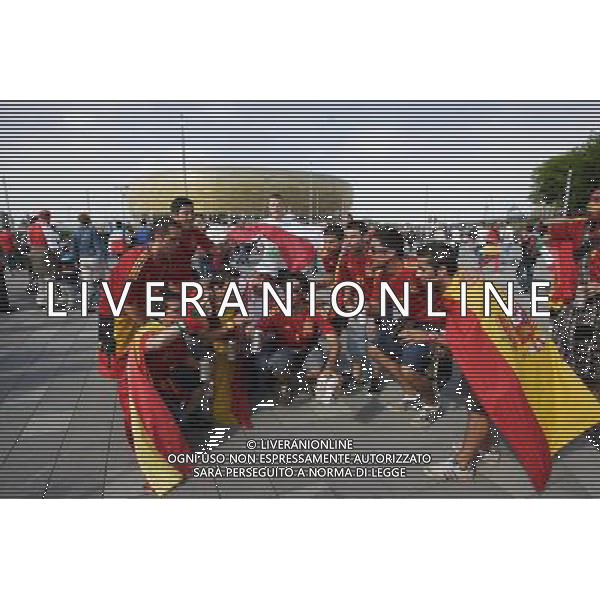 GDANSK 10.06.2012 STADION PGE ARENA N Z HISZPANSCY I WLOSCY KIBICE PRZED WEJSCIEM NA MECZ FOT MICHAL FLUDRA / NEWSPIX.PL Italian AND sPANISH football fans on the Gdansk city streets EURO FOOTBALL 2012 POLAND BEFORE MATCH SPAIN vs ITALY --- Newspix.pl -AG ALDO LIVERANI SAS - ITALY ONLY - *** Local Caption *** .