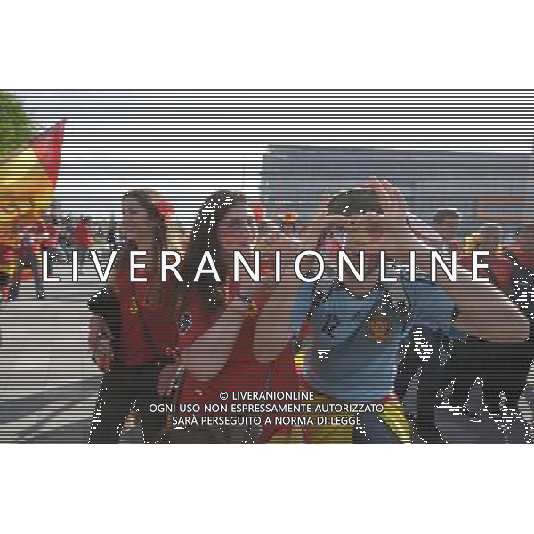 GDANSK 10.06.2012 STADION PGE ARENA N Z HISZPANSCY I WLOSCY KIBICE PRZED WEJSCIEM NA MECZ FOT MICHAL FLUDRA / NEWSPIX.PL Italian AND sPANISH football fans on the Gdansk city streets EURO FOOTBALL 2012 POLAND BEFORE MATCH SPAIN vs ITALY --- Newspix.pl -AG ALDO LIVERANI SAS - ITALY ONLY - *** Local Caption *** .