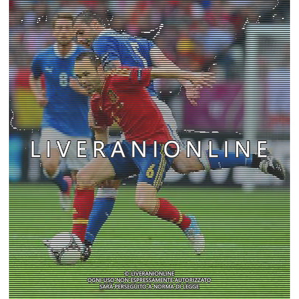 GDANSK 10.06.2012 PILKA NOZNA UEFA EURO 2012 MECZ FAZY GRUPOWEJ GRUPA C HISZPANIA WLOCHY NZ ANDREAS INIESTA THIAGO MOTTA FOT MAREK BICZYK PRZEGLAD SPORTOWY NEWSPIX.PL POLAND GDANSK EURO 2012 SPAIN vs ITALY --- Newspix.pl -AG ALDO LIVERANI SAS - ITALY ONLY - *** Local Caption *** .
