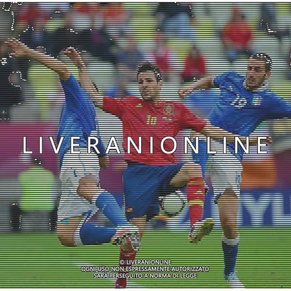 GDANSK 10.06.2012 PILKA NOZNA UEFA EURO 2012 MECZ FAZY GRUPOWEJ GRUPA C HISZPANIA WLOCHY NZ CESC FABREGAS LEONARDO BONUCCI FOT MAREK BICZYK PRZEGLAD SPORTOWY NEWSPIX.PL POLAND GDANSK EURO 2012 SPAIN vs ITALY --- Newspix.pl -AG ALDO LIVERANI SAS - ITALY ONLY - *** Local Caption *** .