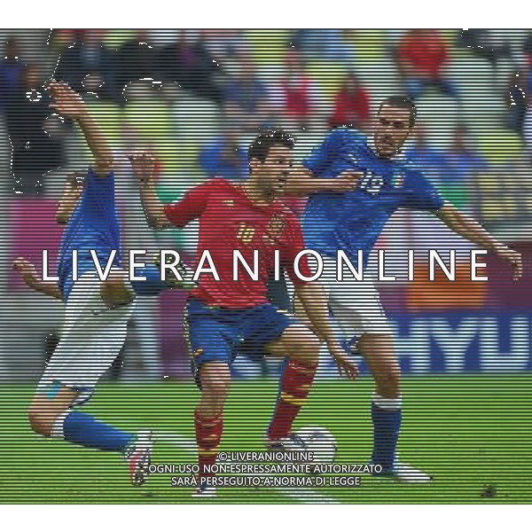 GDANSK 10.06.2012 PILKA NOZNA UEFA EURO 2012 MECZ FAZY GRUPOWEJ GRUPA C HISZPANIA WLOCHY NZ CESC FABREGAS LEONARDO BONUCCI FOT MAREK BICZYK PRZEGLAD SPORTOWY NEWSPIX.PL POLAND GDANSK EURO 2012 SPAIN vs ITALY --- Newspix.pl -AG ALDO LIVERANI SAS - ITALY ONLY - *** Local Caption *** .