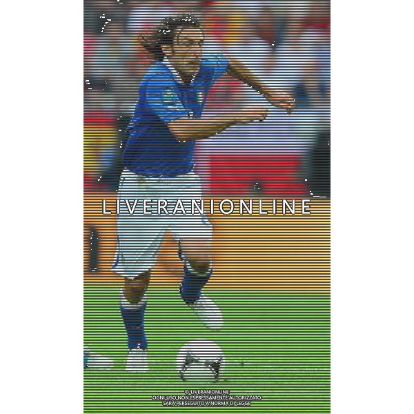 GDANSK 10.06.2012 PILKA NOZNA UEFA EURO 2012 MECZ FAZY GRUPOWEJ GRUPA C HISZPANIA WLOCHY NZ ANDREA PIRLO FOT MAREK BICZYK PRZEGLAD SPORTOWY NEWSPIX.PL POLAND GDANSK EURO 2012 SPAIN vs ITALY --- Newspix.pl -AG ALDO LIVERANI SAS - ITALY ONLY - *** Local Caption *** .