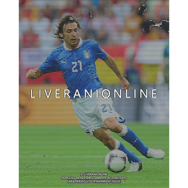 GDANSK 10.06.2012 PILKA NOZNA UEFA EURO 2012 MECZ FAZY GRUPOWEJ GRUPA C HISZPANIA WLOCHY NZ ANDREA PIRLO FOT MAREK BICZYK PRZEGLAD SPORTOWY NEWSPIX.PL POLAND GDANSK EURO 2012 SPAIN vs ITALY --- Newspix.pl -AG ALDO LIVERANI SAS - ITALY ONLY - *** Local Caption *** .