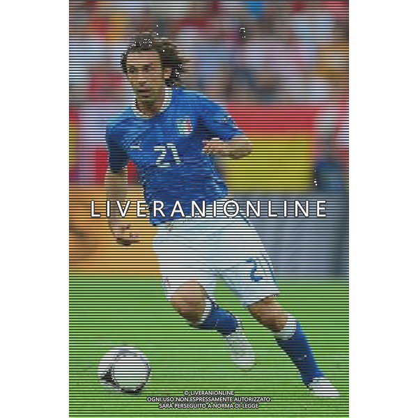 GDANSK 10.06.2012 PILKA NOZNA UEFA EURO 2012 MECZ FAZY GRUPOWEJ GRUPA C HISZPANIA WLOCHY NZ ANDREA PIRLO FOT MAREK BICZYK PRZEGLAD SPORTOWY NEWSPIX.PL POLAND GDANSK EURO 2012 SPAIN vs ITALY --- Newspix.pl -AG ALDO LIVERANI SAS - ITALY ONLY - *** Local Caption *** .