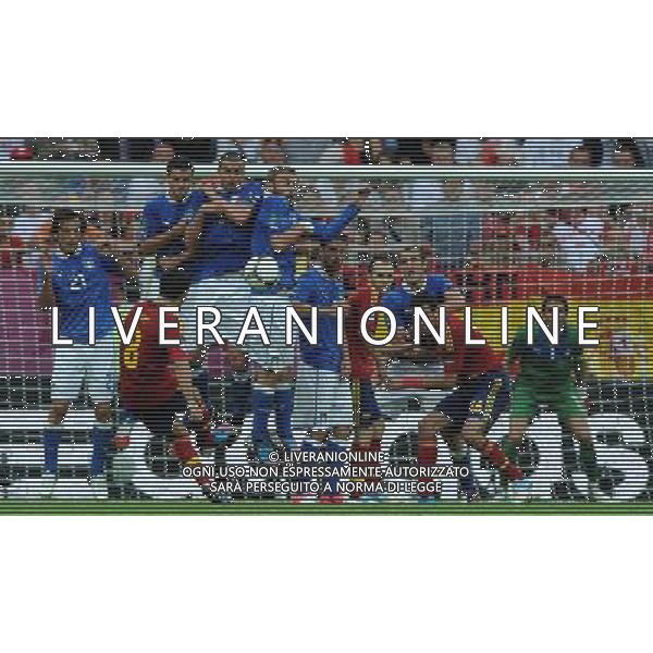 Campionati Europei UEFA 2012 Polonia/Ucraina Gruppo C Danzica (Polonia) - 10.06.2012 Spagna-Italia Nella Foto:Barriera Italia Pirlo Andrea, Maggio Christian,Thiago Motta,De Rossi Daniele,Marchisio Claudio,Chiellini Giorgio /Ph.Vitez-Ag. Aldo Liverani