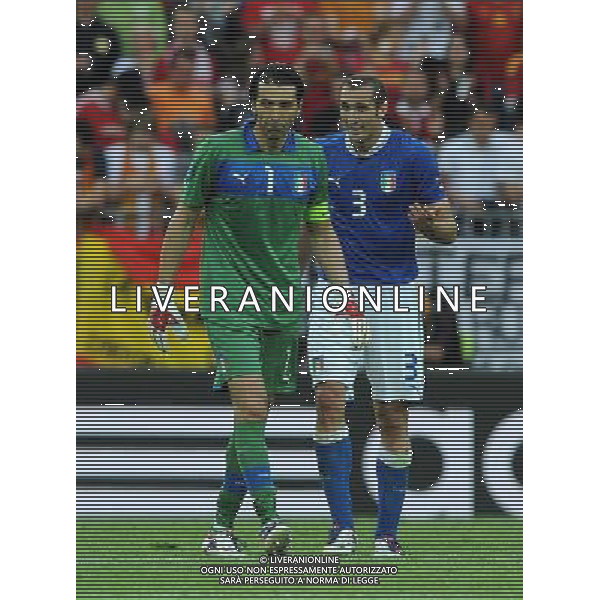 Campionati Europei UEFA 2012 Polonia/Ucraina Gruppo C Danzica (Polonia) - 10.06.2012 Spagna-Italia Nella Foto:Buffon Gianluigi-Chiellini Giorgio /Ph.Vitez-Ag. Aldo Liverani