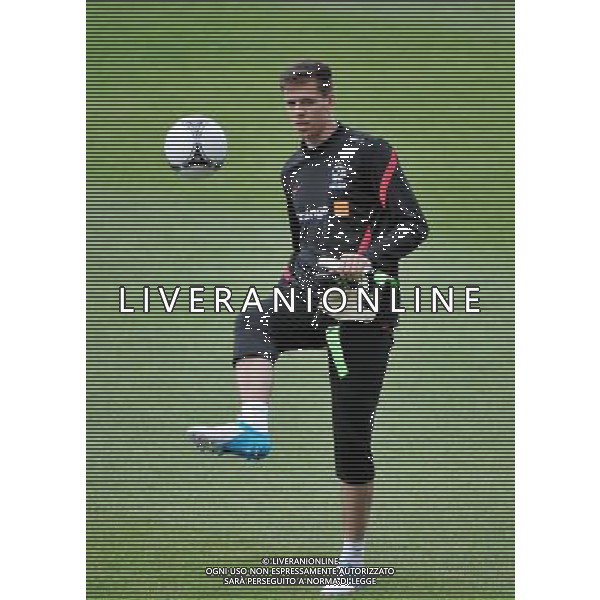 10.06.2012 WARSZAWA (WARSAW POLAND) STADION POLONII WARSZAWA PILKA NOZNA (FOOTBALL) UEFA EURO 2012 POLAND UKRAINE MISTRZOSTWA EUROPY W PILCE NOZNEJ POLSKA UKRAINA TRENING KADRY REPREZENTACJI POLSKI (POLAND NATIONAL FOOTBALL TEAM TRAINING IN WARSAW) N/Z WOJCIECH SZCZESNY FOTO NORBERT BARCZYK / PRESSFOCUS/NEWSPIX.PL --- Newspix.pl ALLENAMENTO POLONIA - AG ALDO LIVERANI SAS - ITALY ONLY - *** Local Caption *** .