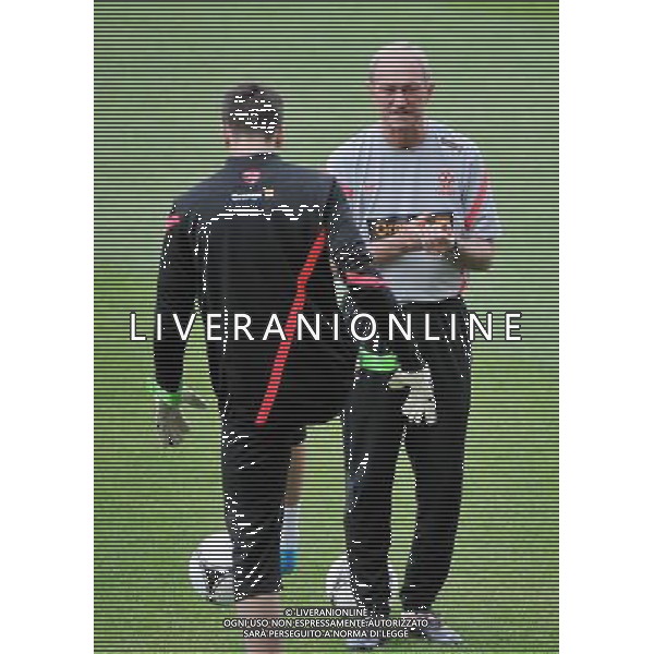 10.06.2012 WARSZAWA (WARSAW POLAND) STADION POLONII WARSZAWA PILKA NOZNA (FOOTBALL) UEFA EURO 2012 POLAND UKRAINE MISTRZOSTWA EUROPY W PILCE NOZNEJ POLSKA UKRAINA TRENING KADRY REPREZENTACJI POLSKI (POLAND NATIONAL FOOTBALL TEAM TRAINING IN WARSAW) N/Z WOJCIECH SZCZESNY FRANCISZEK SMUDA FOTO NORBERT BARCZYK / PRESSFOCUS/NEWSPIX.PL --- Newspix.pl ALLENAMENTO POLONIA - AG ALDO LIVERANI SAS - ITALY ONLY - *** Local Caption *** .