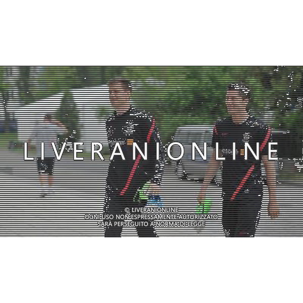 10.06.2012 WARSZAWA (WARSAW POLAND) STADION POLONII WARSZAWA PILKA NOZNA (FOOTBALL) UEFA EURO 2012 POLAND UKRAINE MISTRZOSTWA EUROPY W PILCE NOZNEJ POLSKA UKRAINA TRENING KADRY REPREZENTACJI POLSKI (POLAND NATIONAL FOOTBALL TEAM TRAINING IN WARSAW) N/Z WOJCIECH SZCZESNY ROBERT LEWANDOWSKI FOTO NORBERT BARCZYK / PRESSFOCUS/NEWSPIX.PL --- Newspix.pl ALLENAMENTO POLONIA - AG ALDO LIVERANI SAS - ITALY ONLY - *** Local Caption *** .