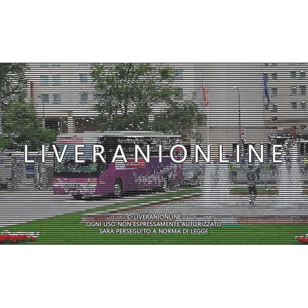 10.06.2012 WARSZAWA (WARSAW POLAND) STADION POLONII WARSZAWA PILKA NOZNA (FOOTBALL) UEFA EURO 2012 POLAND UKRAINE MISTRZOSTWA EUROPY W PILCE NOZNEJ POLSKA UKRAINA TRENING KADRY REPREZENTACJI POLSKI (POLAND NATIONAL FOOTBALL TEAM TRAINING IN WARSAW) N/Z POLSKI AUTOKAR PRZYJAZD KADRY NA STADION POLONII WARSZAWA FOTO NORBERT BARCZYK / PRESSFOCUS/NEWSPIX.PL --- Newspix.pl ALLENAMENTO POLONIA - AG ALDO LIVERANI SAS - ITALY ONLY - *** Local Caption *** .