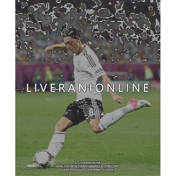 LWOW STADION OLIMPIJSKI 09.06.2012 EURO 2012 PILKA NOZNA GRUPA B NIEMCY - PORTUGALIA NZ MESUT OEZIL GER FOT MICHAL NOWAK / NEWSPIX.PL LVIV OLYMPIC STADIUM 09.06.2012 EURO 2012 GROUP B GERMANY - PORTUGAL MESUT OEZIL GER MICHAL NOWAK / NEWSPIX.PL --- Newspix.pl /AG ALDO LIVERANI SAS - ITALY ONLY *** Local Caption *** .