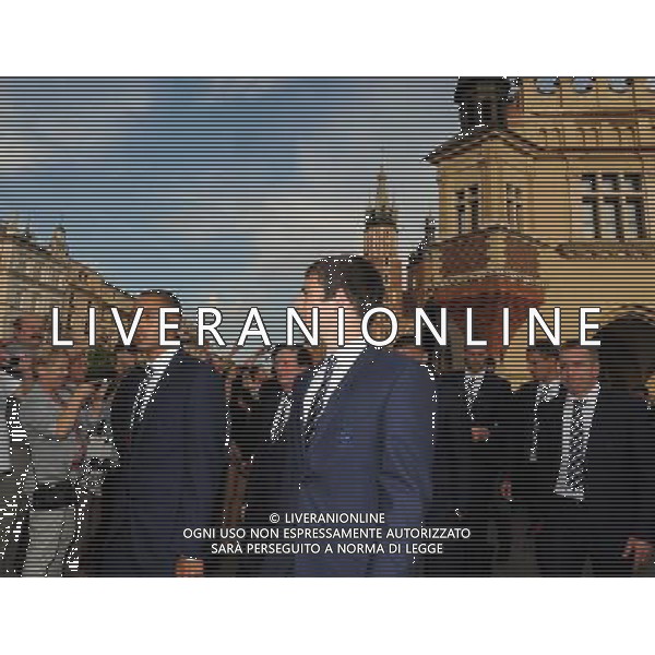 KRAKOW 07.06.2012 PRZEJSCIE PILKARZY REPREZENTACJI ANGLII Z SUKIENNIC DO HOTEL STARY PO WELCOME MEETING. MEMBERS OF ENGLISH FOOTBALL NATIONAL TEAM IN MAIN MARKET SQUARE IN CRACOW THEO WALCOTT FOT. JAKUB GRUCA/ NEWSPIX.PL --- Newspix.pl AG ALDO LIVERANI SAS - ITALY ONLY - *** Local Caption *** .