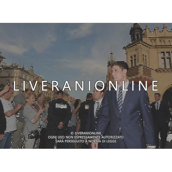 KRAKOW 07.06.2012 PRZEJSCIE PILKARZY REPREZENTACJI ANGLII Z SUKIENNIC DO HOTEL STARY PO WELCOME MEETING. MEMBERS OF ENGLISH FOOTBALL NATIONAL TEAM IN MAIN MARKET SQUARE IN CRACOW FOT. JAKUB GRUCA/ NEWSPIX.PL --- Newspix.pl AG ALDO LIVERANI SAS - ITALY ONLY - *** Local Caption *** .