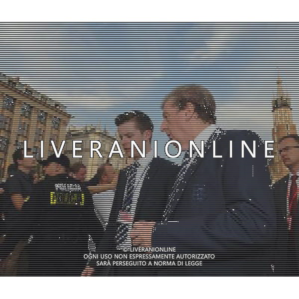 KRAKOW 07.06.2012 PRZEJSCIE PILKARZY REPREZENTACJI ANGLII Z SUKIENNIC DO HOTEL STARY PO WELCOME MEETING. MEMBERS OF ENGLISH FOOTBALL NATIONAL TEAM IN MAIN MARKET SQUARE IN CRACOW ROY HODGSON FOT. JAKUB GRUCA/ NEWSPIX.PL --- Newspix.pl AG ALDO LIVERANI SAS - ITALY ONLY - *** Local Caption *** .