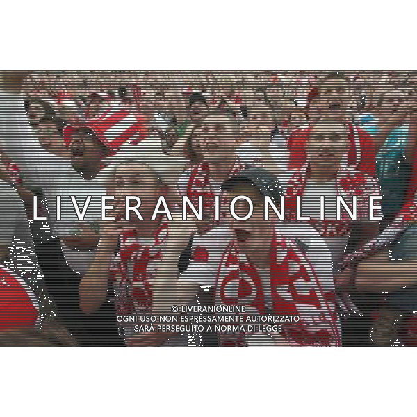 08.06.2012 NWARSZAWA WARSAW EURO 2012 STREFA KIBICA FAN FANI REAKCJE KIBICOW PODCZAS MECZU OTWARCIA KIBIC KIBICE POLSKA vs GRECJA POLAND EURO 2012 FAN ZONE FANS FOT. ALEKSANDER MAJDANSKI/NEWSPIX.PL --- Newspix.pl AG ALDO LIVERANI S A S ONLY ITALY *** Local Caption *** www.newspix.pl mail us: info@newspix.pl call us: 0048 022 23 22 222 --- Polish Picture Agency by Ringier Axel Springer Poland