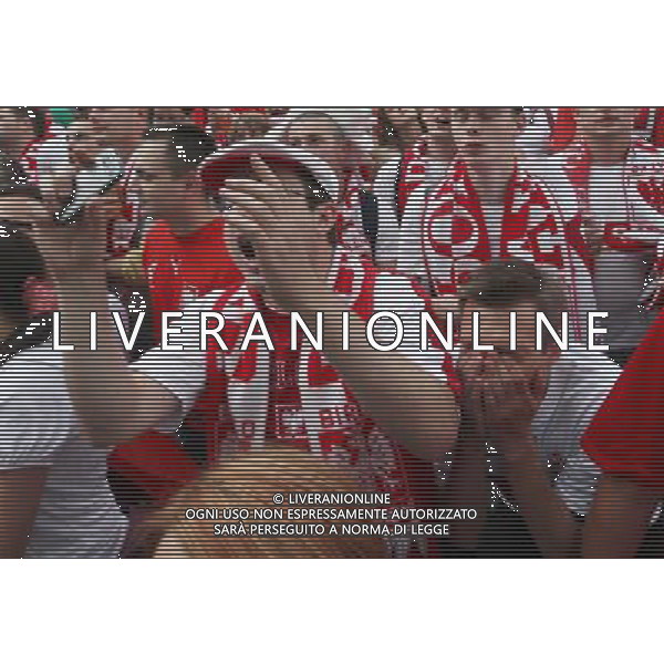 08.06.2012 NWARSZAWA WARSAW EURO 2012 STREFA KIBICA FAN FANI REAKCJE KIBICOW PODCZAS MECZU OTWARCIA KIBIC KIBICE POLSKA vs GRECJA POLAND EURO 2012 FAN ZONE FANS FOT. ALEKSANDER MAJDANSKI/NEWSPIX.PL --- Newspix.pl AG ALDO LIVERANI S A S ONLY ITALY *** Local Caption *** www.newspix.pl mail us: info@newspix.pl call us: 0048 022 23 22 222 --- Polish Picture Agency by Ringier Axel Springer Poland