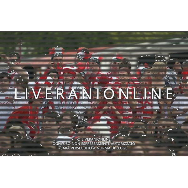 WARSZAWA 07.06.2012 STREFA KIBICA EURO 2012 NAJWIEKSZA STREFA KIBICA PODCZAS EURO 2012 MECZ POLSKA GRECJA THE BIGERST FAN ZONE IN EURO 2012 N Z. KIBICE FANI FANS FLAGI BARWY NARODOWE ZABAWA FOT.ALEKSANDER MAJDANSKI / NEWSPIX.PL --- Newspix.pl AG ALDO LIVERANI S A S ONLY ITALY *** Local Caption *** www.newspix.pl mail us: info@newspix.pl call us: 0048 022 23 22 222 --- Polish Picture Agency by Ringier Axel Springer Poland