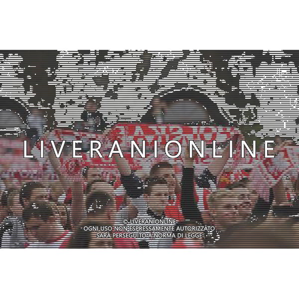 GDANSK 08.06.2012 STREFA KIBICA GDANSK N Z KIBICE OGLADAJA MECZ POLSKA GRECJA FOT MICHAL FLUDRA / NEWSPIX.PL Football fans watch the first UEFA EURO 2012 match inside the Gdansk\'s FanZone --- Newspix.pl AG ALDO LIVERANI S A S ONLY ITALY *** Local Caption *** www.newspix.pl mail us: info@newspix.pl call us: 0048 022 23 22 222 --- Polish Picture Agency by Ringier Axel Springer Poland