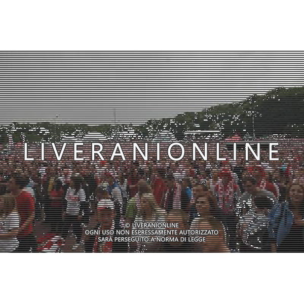 GDANSK 08.06.2012 STREFA KIBICA GDANSK N Z KIBICE OGLADAJA MECZ POLSKA GRECJA FOT MICHAL FLUDRA / NEWSPIX.PL Football fans watch the first UEFA EURO 2012 match inside the Gdansk\'s FanZone --- Newspix.pl AG ALDO LIVERANI S A S ONLY ITALY *** Local Caption *** www.newspix.pl mail us: info@newspix.pl call us: 0048 022 23 22 222 --- Polish Picture Agency by Ringier Axel Springer Poland