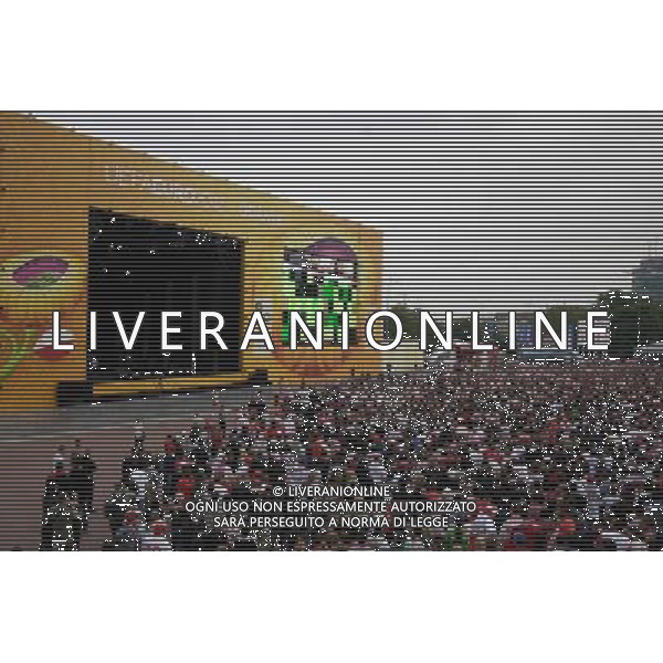 GDANSK 08.06.2012 STREFA KIBICA GDANSK N Z KIBICE OGLADAJA MECZ POLSKA GRECJA FOT MICHAL FLUDRA / NEWSPIX.PL Football fans watch the first UEFA EURO 2012 match inside the Gdansk\'s FanZone --- Newspix.pl AG ALDO LIVERANI S A S ONLY ITALY *** Local Caption *** www.newspix.pl mail us: info@newspix.pl call us: 0048 022 23 22 222 --- Polish Picture Agency by Ringier Axel Springer Poland