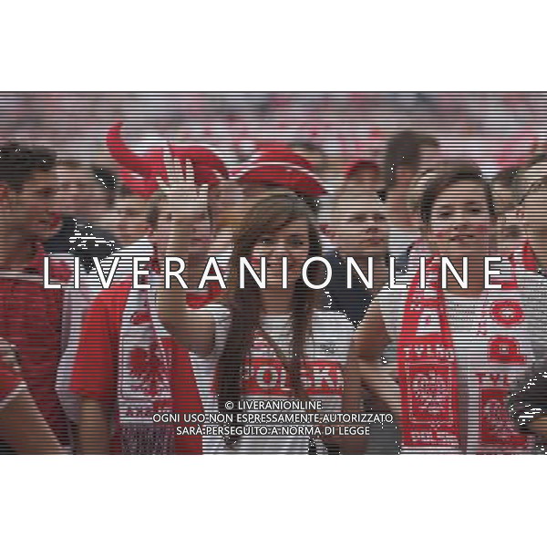 GDANSK 08.06.2012 STREFA KIBICA GDANSK N Z KIBICE OGLADAJA MECZ POLSKA GRECJA FOT MICHAL FLUDRA / NEWSPIX.PL Football fans watch the first UEFA EURO 2012 match inside the Gdansk\'s FanZone --- Newspix.pl AG ALDO LIVERANI S A S ONLY ITALY *** Local Caption *** www.newspix.pl mail us: info@newspix.pl call us: 0048 022 23 22 222 --- Polish Picture Agency by Ringier Axel Springer Poland