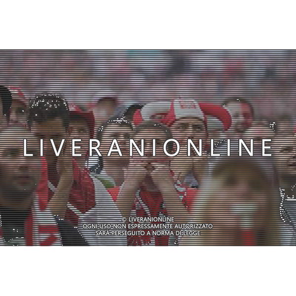 GDANSK 08.06.2012 STREFA KIBICA GDANSK N Z KIBICE OGLADAJA MECZ POLSKA GRECJA FOT MICHAL FLUDRA / NEWSPIX.PL Football fans watch the first UEFA EURO 2012 match inside the Gdansk\'s FanZone --- Newspix.pl AG ALDO LIVERANI S A S ONLY ITALY *** Local Caption *** www.newspix.pl mail us: info@newspix.pl call us: 0048 022 23 22 222 --- Polish Picture Agency by Ringier Axel Springer Poland