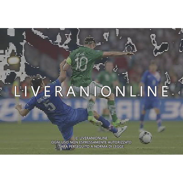 (120611) -- POZNAN, June 11, 2012 () -- Vedran Corluka (L) of Croatia vies with Robbie Keane of Ireland during their Group C match at the Euro 2012 football championships in Poznan, Poland, June 10, 2012. Croatia won 3-1. (/Wu Wei) (jyc) AG ALDO LIVERANI S A S ONLY ITALY