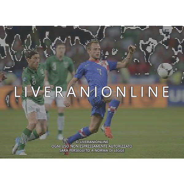 (120611) -- POZNAN, June 11, 2012 () -- Ivan Rakitic (R) of Croatia vies with Keith Andrews of Ireland during their Group C match at the Euro 2012 football championships in Poznan, Poland, June 10, 2012. Croatia won 3-1. (/Wu Wei) (jyc) AG ALDO LIVERANI S A S ONLY ITALY