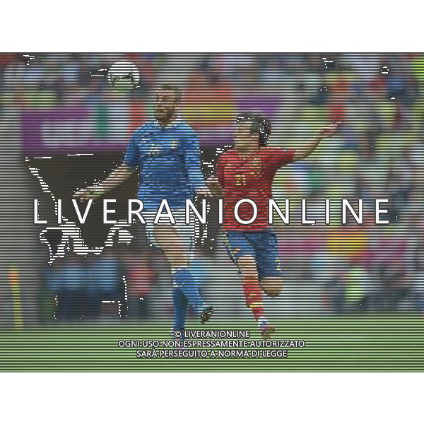 (120611) -- GDANSK, June 11, 2012 () -- Daniele De Rossi (L) of Italy vies with David Silva of Spain during their Group C match at the Euro 2012 football championships in Gdansk, Poland, June 10, 2012. The match ended in a 1-1 draw. (/Liu Lihang) (jyc) AG ALDO LIVERANI S A S ONLY ITALY