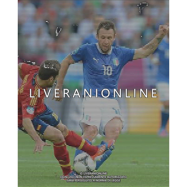 (120611) -- GDANSK, June 11, 2012 () -- Antonio Cassano (R) of Italy vies with Jordi Alba of Spain during their Group C match at the Euro 2012 football championships in Gdansk, Poland, June 10, 2012. (/Liu Lihang) (jyc) AG ALDO LIVERANI S A S ONLY ITALY
