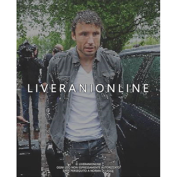 (120605) -- AMSTERDAM, June 5, 2012 () -- Mark van Bommel of the Netherlands\' team arrives at the airport before he leaves for Euro 2012 with the national team on June 4, 2012. (/Robin Utrecht) ©photoshot/AGENZIA ALDO LIVERANI SAS - ITALY ONLY - I giocatori della squadra Nazionale Olandese partecipante agli EUROPEI 2012, all\'aeroporto di Amsterdam prima di partire per la Polonia. Olanda 4 giugno 2012.