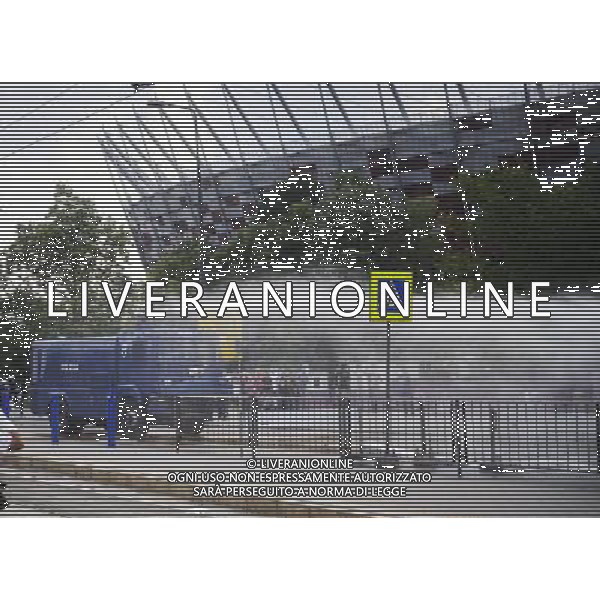 Warszawa 12/06/2012 Przemarsz z zadymy Rosjan przed meczem Polska Rosja na stadionie Narodowym Fot: Ciecier POLISH HOOLIGANS CLASHED WITH POLICE DURING THE MARCH OF RUSSIAN SUPPORTERS BEFORE POLAND - RUSSIA GAME --- Newspix.pl /AGENZIA ALDO LIVERANI SAS - ITALY ONLY - Scontri tra la polizia e i tifosi prima dell\'incontro tra Polonia - Russia Campionati Europei UEFA 2012 Polonia/Ucraina Gruppo A Varsavia (Polonia) *** Local Caption *** www.newspix.pl mail us: info@newspix.pl call us: 0048 022 23 22 222 --- Polish Picture Agency by Ringier Axel Springer Poland