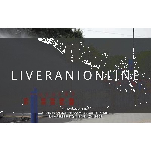 Warszawa 12/06/2012 Przemarsz z zadymy Rosjan przed meczem Polska Rosja na stadionie Narodowym Fot: Ciecier POLISH HOOLIGANS CLASHED WITH POLICE DURING THE MARCH OF RUSSIAN SUPPORTERS BEFORE POLAND - RUSSIA GAME --- Newspix.pl /AGENZIA ALDO LIVERANI SAS - ITALY ONLY - Scontri tra la polizia e i tifosi prima dell\'incontro tra Polonia - Russia Campionati Europei UEFA 2012 Polonia/Ucraina Gruppo A Varsavia (Polonia) *** Local Caption *** www.newspix.pl mail us: info@newspix.pl call us: 0048 022 23 22 222 --- Polish Picture Agency by Ringier Axel Springer Poland