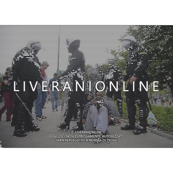 Warszawa 12/06/2012 Przemarsz z zadymy Rosjan przed meczem Polska Rosja na stadionie Narodowym Fot: Ciecier POLISH HOOLIGANS CLASHED WITH POLICE DURING THE MARCH OF RUSSIAN SUPPORTERS BEFORE POLAND - RUSSIA GAME --- Newspix.pl /AGENZIA ALDO LIVERANI SAS - ITALY ONLY - Scontri tra la polizia e i tifosi prima dell\'incontro tra Polonia - Russia Campionati Europei UEFA 2012 Polonia/Ucraina Gruppo A Varsavia (Polonia) *** Local Caption *** www.newspix.pl mail us: info@newspix.pl call us: 0048 022 23 22 222 --- Polish Picture Agency by Ringier Axel Springer Poland