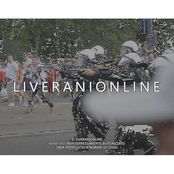 Warszawa 12/06/2012 Przemarsz z zadymy Rosjan przed meczem Polska Rosja na stadionie Narodowym Fot: Ciecier POLISH HOOLIGANS CLASHED WITH POLICE DURING THE MARCH OF RUSSIAN SUPPORTERS BEFORE POLAND - RUSSIA GAME --- Newspix.pl /AGENZIA ALDO LIVERANI SAS - ITALY ONLY - Scontri tra la polizia e i tifosi prima dell\'incontro tra Polonia - Russia Campionati Europei UEFA 2012 Polonia/Ucraina Gruppo A Varsavia (Polonia) *** Local Caption *** www.newspix.pl mail us: info@newspix.pl call us: 0048 022 23 22 222 --- Polish Picture Agency by Ringier Axel Springer Poland