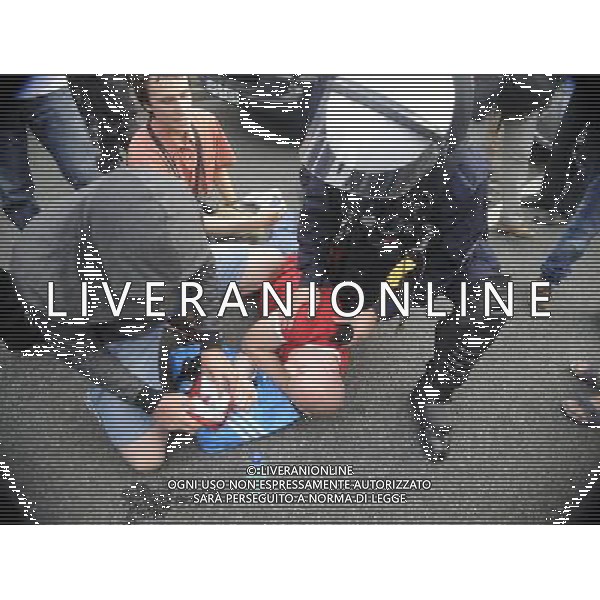 Warszawa 12/06/2012 Przemarsz z zadymy Rosjan przed meczem Polska Rosja na stadionie Narodowym Fot: Ciecier POLISH HOOLIGANS CLASHED WITH POLICE DURING THE MARCH OF RUSSIAN SUPPORTERS BEFORE POLAND - RUSSIA GAME --- Newspix.pl /AGENZIA ALDO LIVERANI SAS - ITALY ONLY - Scontri tra la polizia e i tifosi prima dell\'incontro tra Polonia - Russia Campionati Europei UEFA 2012 Polonia/Ucraina Gruppo A Varsavia (Polonia) *** Local Caption *** www.newspix.pl mail us: info@newspix.pl call us: 0048 022 23 22 222 --- Polish Picture Agency by Ringier Axel Springer Poland