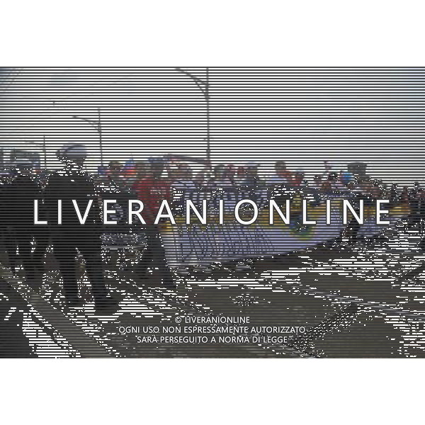 Warszawa 12/06/2012 Przemarsz z zadymy Rosjan przed meczem Polska Rosja na stadionie Narodowym Fot: Ciecier POLISH HOOLIGANS CLASHED WITH POLICE DURING THE MARCH OF RUSSIAN SUPPORTERS BEFORE POLAND - RUSSIA GAME --- Newspix.pl /AGENZIA ALDO LIVERANI SAS - ITALY ONLY - Scontri tra la polizia e i tifosi prima dell\'incontro tra Polonia - Russia Campionati Europei UEFA 2012 Polonia/Ucraina Gruppo A Varsavia (Polonia) *** Local Caption *** www.newspix.pl mail us: info@newspix.pl call us: 0048 022 23 22 222 --- Polish Picture Agency by Ringier Axel Springer Poland