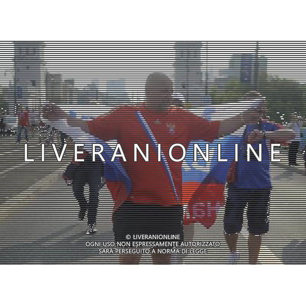 Warszawa 12/06/2012 Przemarsz z zadymy Rosjan przed meczem Polska Rosja na stadionie Narodowym Fot: Ciecier POLISH HOOLIGANS CLASHED WITH POLICE DURING THE MARCH OF RUSSIAN SUPPORTERS BEFORE POLAND - RUSSIA GAME --- Newspix.pl /AGENZIA ALDO LIVERANI SAS - ITALY ONLY - Scontri tra la polizia e i tifosi prima dell\'incontro tra Polonia - Russia Campionati Europei UEFA 2012 Polonia/Ucraina Gruppo A Varsavia (Polonia) *** Local Caption *** www.newspix.pl mail us: info@newspix.pl call us: 0048 022 23 22 222 --- Polish Picture Agency by Ringier Axel Springer Poland