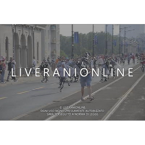 Warszawa 12/06/2012 Przemarsz z zadymy Rosjan przed meczem Polska Rosja na stadionie Narodowym Fot: Ciecier POLISH HOOLIGANS CLASHED WITH POLICE DURING THE MARCH OF RUSSIAN SUPPORTERS BEFORE POLAND - RUSSIA GAME --- Newspix.pl /AGENZIA ALDO LIVERANI SAS - ITALY ONLY - Scontri tra la polizia e i tifosi prima dell\'incontro tra Polonia - Russia Campionati Europei UEFA 2012 Polonia/Ucraina Gruppo A Varsavia (Polonia) *** Local Caption *** www.newspix.pl mail us: info@newspix.pl call us: 0048 022 23 22 222 --- Polish Picture Agency by Ringier Axel Springer Poland