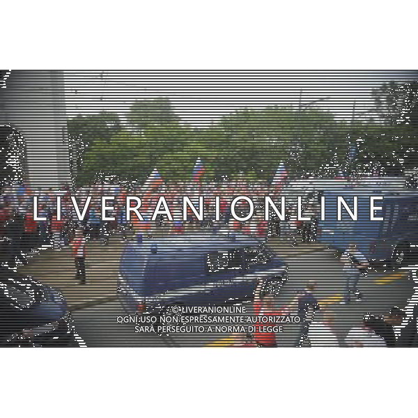 Warszawa 12/06/2012 Przemarsz z zadymy Rosjan przed meczem Polska Rosja na stadionie Narodowym Fot: Ciecier POLISH HOOLIGANS CLASHED WITH POLICE DURING THE MARCH OF RUSSIAN SUPPORTERS BEFORE POLAND - RUSSIA GAME --- Newspix.pl /AGENZIA ALDO LIVERANI SAS - ITALY ONLY - Scontri tra la polizia e i tifosi prima dell\'incontro tra Polonia - Russia Campionati Europei UEFA 2012 Polonia/Ucraina Gruppo A Varsavia (Polonia) *** Local Caption *** www.newspix.pl mail us: info@newspix.pl call us: 0048 022 23 22 222 --- Polish Picture Agency by Ringier Axel Springer Poland