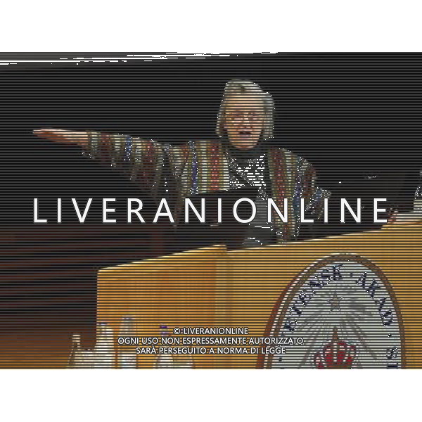 (091208) -- STOCKHOLM, Dec. 8, 2009 -- American economist Elinor Ostrom, the winner of the 2009 Nobel Prize in Economic Science, delivers a speach at the Royal Swedish Academy of Sciences in Stockholm, Sweden, Dec. 8, 2009. 2009 Nobel Prize laureates in chemistry, economic sciences and physics gave their lectures here on Tuesday, as a part of the Nobel Week 2009, which will culminate in the Award Ceremony on Dec. 10. Zeng Yi) (gxr) ©photoshot/AGENZIA ALDO LIVERANI SAS - ITALY ONLY - L\'economista statunitense Elinor Ostrom, vincitrice del Premio Nobel 2009 in Scienze Economiche