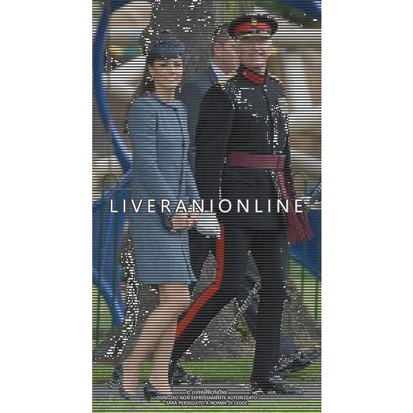 The Queen \' The Duke \' Duchess of Cambridge visit Vernon Park to mark a Fields in Trust project for the Diamond Jubilee. Nottingham, England. 13-6-12 /PHOTOSHOT/AG ALDO LIVERANI SAS - ITALY ONLY -