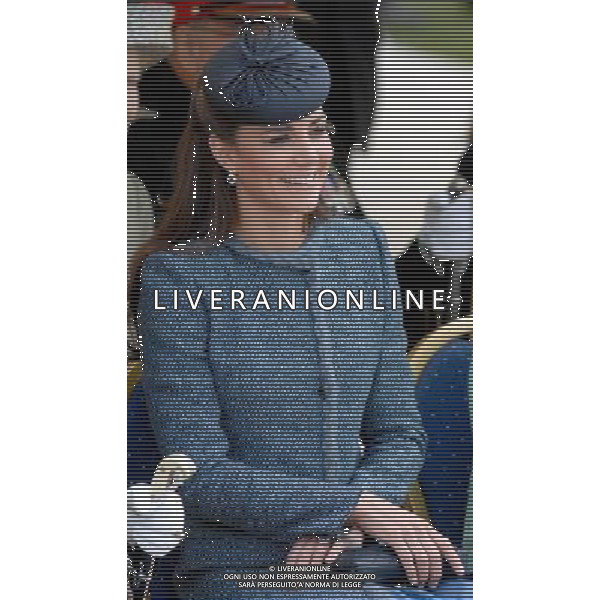 The Queen \' The Duke \' Duchess of Cambridge visit Vernon Park to mark a Fields in Trust project for the Diamond Jubilee. Nottingham, England. 13-6-12 /PHOTOSHOT/AG ALDO LIVERANI SAS - ITALY ONLY -
