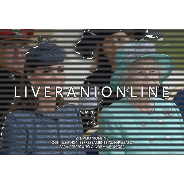 The Queen \' The Duke \' Duchess of Cambridge visit Vernon Park to mark a Fields in Trust project for the Diamond Jubilee. Nottingham, England. 13-6-12 /PHOTOSHOT/AG ALDO LIVERANI SAS - ITALY ONLY -