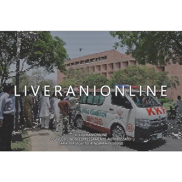 (120613) -- KARACHI, June 13, 2012 () -- An ambulance carries the body of Mehdi Hassan leave the hospital in southern Pakistani port city of Karachi, on June 13, 2012. Pakistan\'s legendary ghazal maestro Mehdi Hasan died Wednesday at the age of 84 after a protracted illness, his family said. (/Arshad)(zcc) /PHOTOSHOT/AG ALDO LIVERANI SAS - ITALY ONLY -